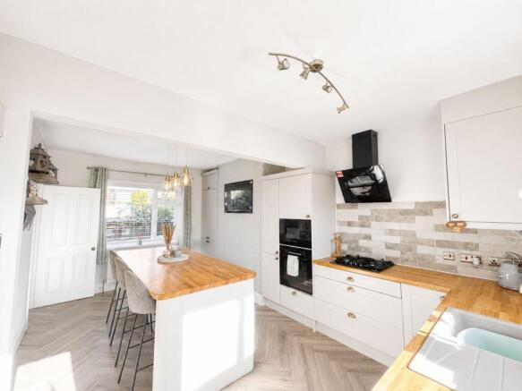 3 bed Terraced for sale Image 5