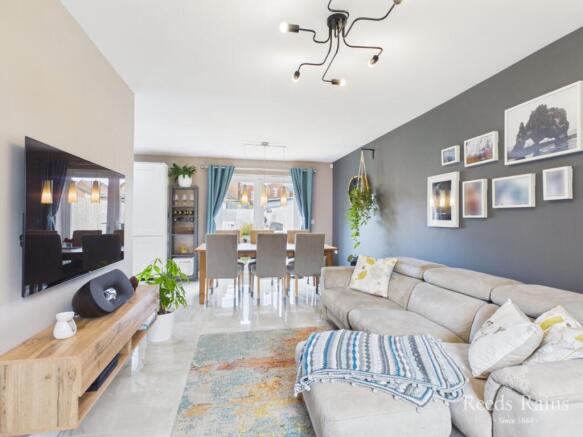 3 bed Semi-Detached for sale Image 10