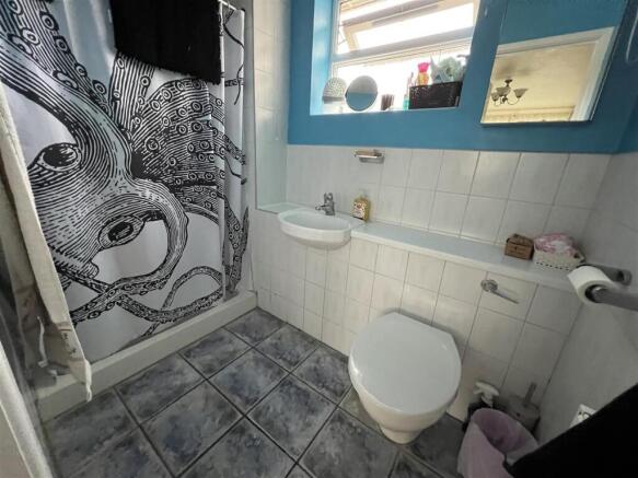 Ensuite.jpeg