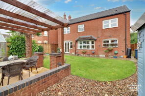 12, Ward Close, Fradley, Lichfield WS13 8TS