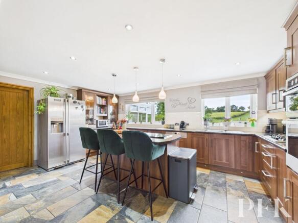 Open Plan Living / Kitchen