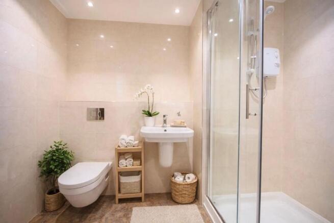 3 bed Apartment to rent Image 6