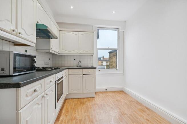 FFF 33 Himley Road SW17 kitchen 1.jpg