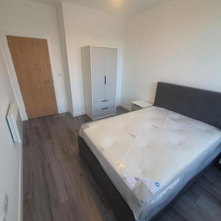 1 bed Apartment to rent Image 5