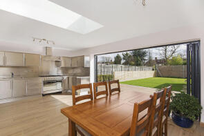 50, Haynt Walk, Raynes Park, London SW20 9NX