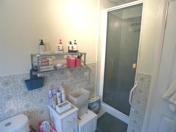 Bath/Shower Room