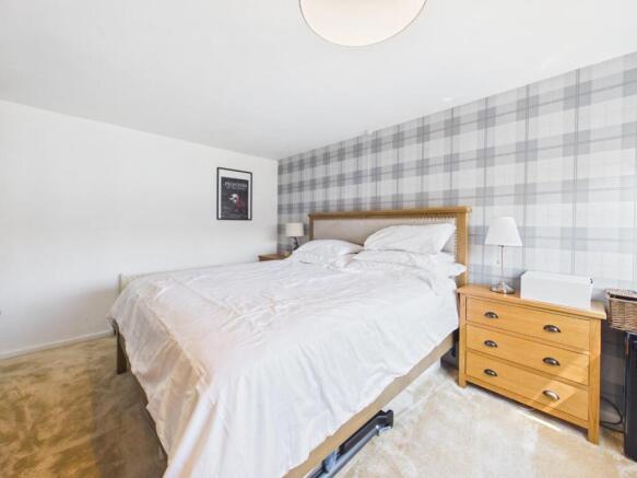 3 bed Town House for sale Image 10