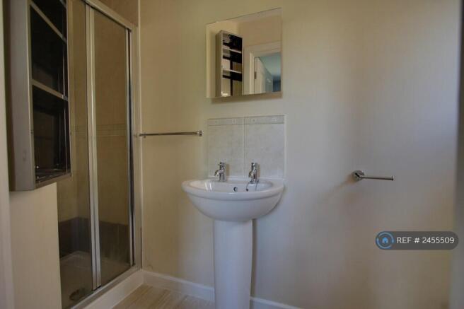 Main Bedroom En-Suite