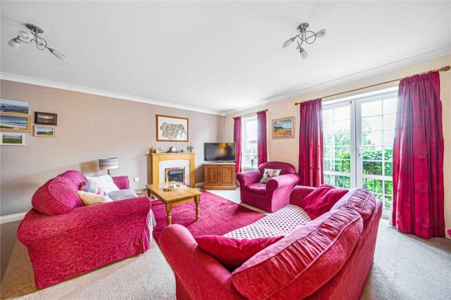 4 bed House for sale Image 3