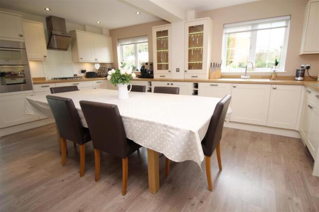 Kitchen/Dining Room