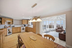 11, Holyhead Court, Hendredenny, Caerphilly CF83 2UH