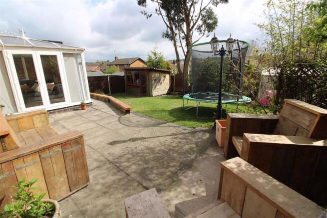 SIDE\REAR GARDENS