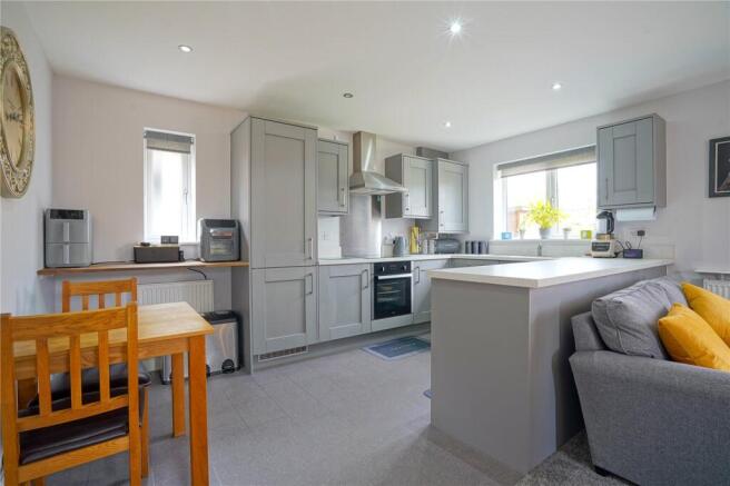 2 bed Bungalow for sale Image 7