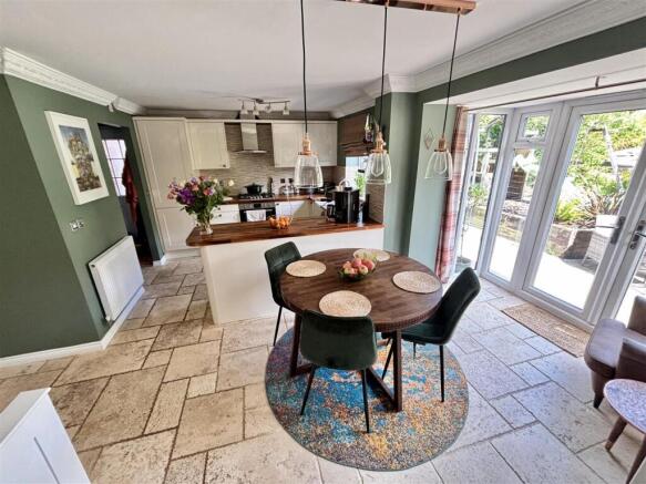 Open Plan Kitchen and Dining Room