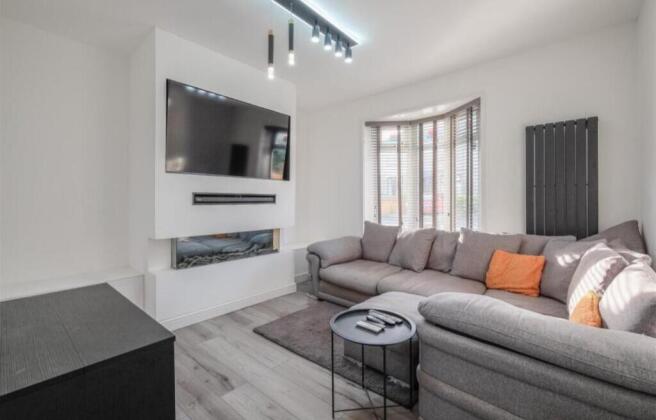 2 bed End of Terrace to rent Image 8