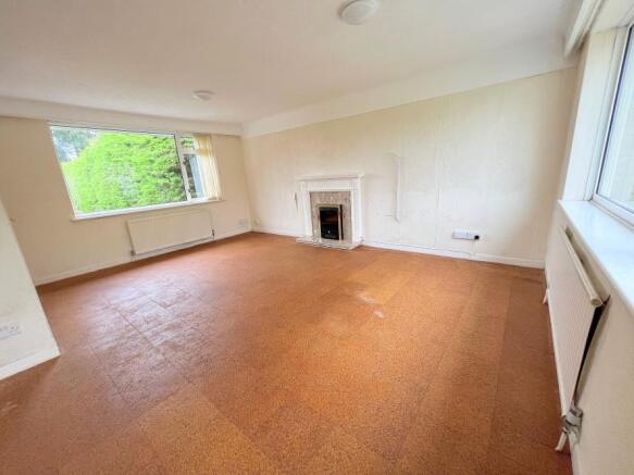 Lounge/dining room