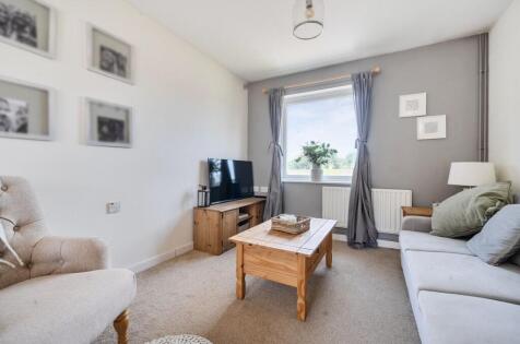 Apple Tree Road, Midhurst, GU29