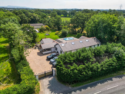 Oakfields, 197 Runshaw Lane, Euxton PR7 6EY