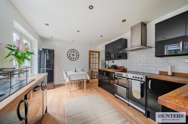 3 bed Semi-Detached for sale Image 5