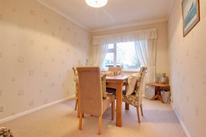 BEDROOM 2/DINING ROOM
