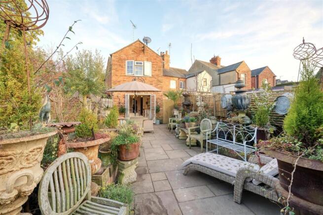 6-4 High St Denford-