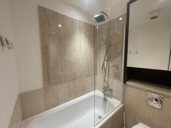 2 bed Apartment to rent Image 4