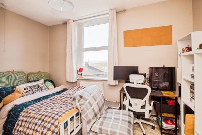 3 bed Terraced for sale Image 11