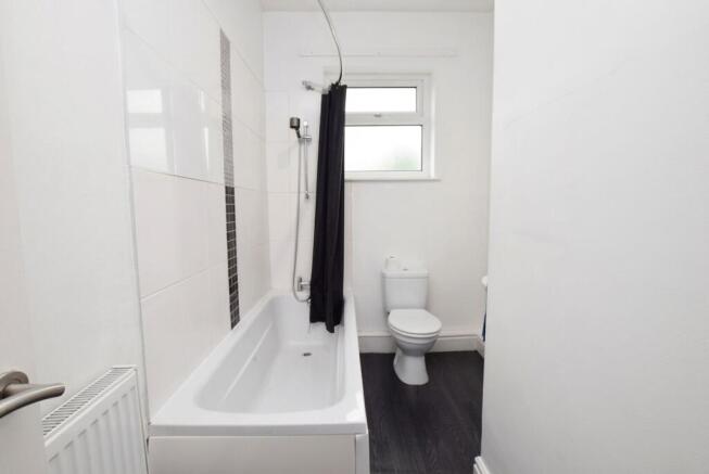 2 bed Semi-Detached to rent Image 9