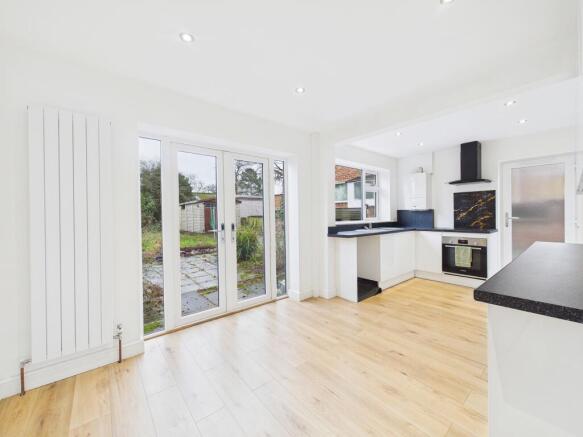 CAM05192G0-PR0228-STILL005