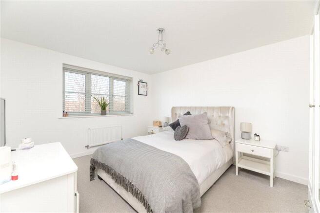 5 bed Detached for sale Image 10
