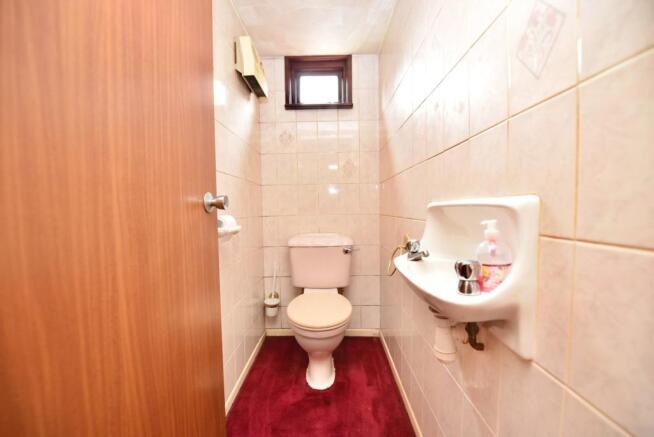 Annexe Cloakroom (Additional)