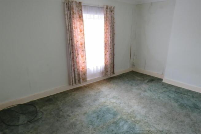 Bedroom 1.JPG