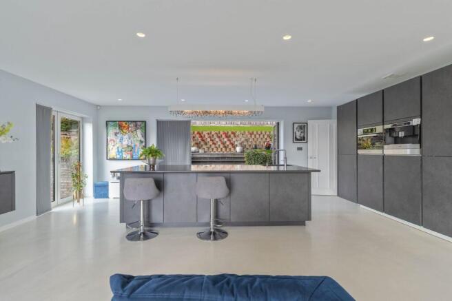 Kitchen/Lounge