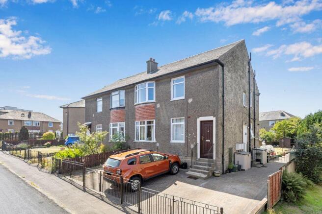 2-bed flat on 72 Crewe Place, Crewe, Edinburgh, EH5 2LN, £155,000