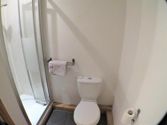 bedroom 3 Ensuite