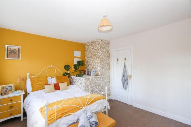 2 bed Terraced for sale Image 11