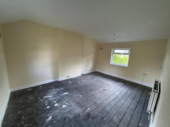 2 bed Semi-Detached to rent Image 8