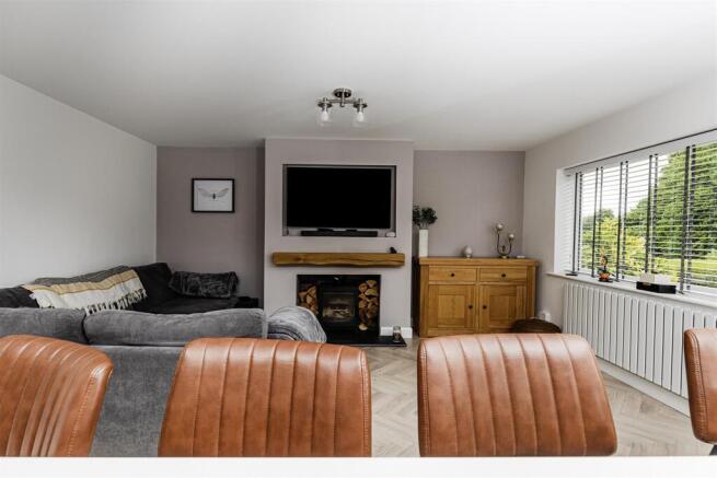 3 bed Semi-Detached Bungalow for sale Image 5