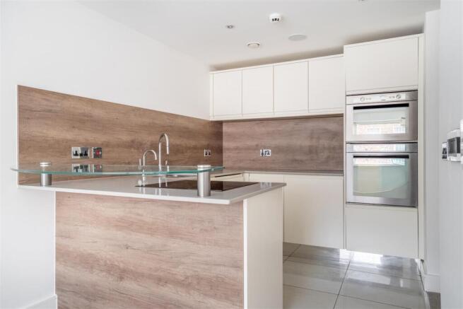 1 bed Apartment to rent Image 9