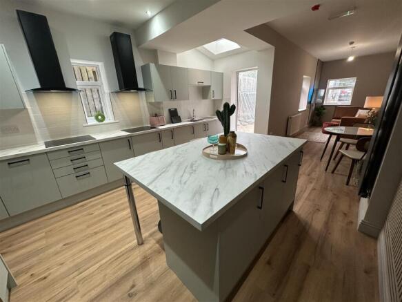 Kitchen/Dining