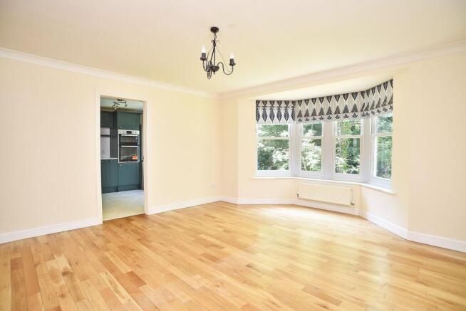 2 bed Flat for sale Image 5