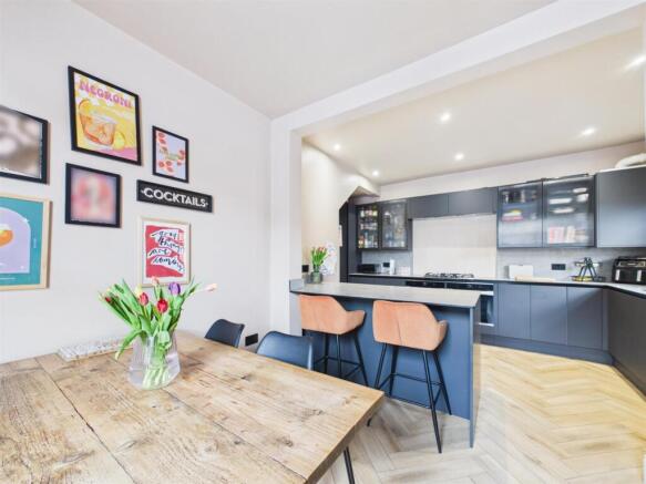Open plan kicthen/diner