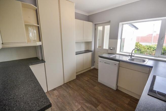 Kitchen 3.jpg