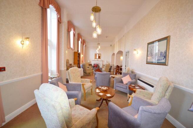 COMMUNAL LOUNGE