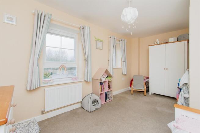 4 bed Semi-Detached for sale Image 11