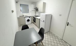 Flat 12, 158a, Woodsley Road, Woodhouse, Leeds LS2 9LZ