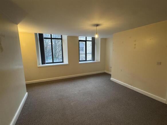 1 bed Flat to rent Image 4