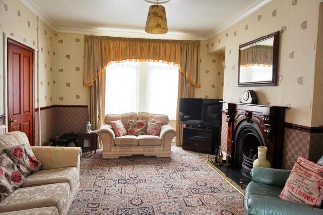 Lounge/Dining Room