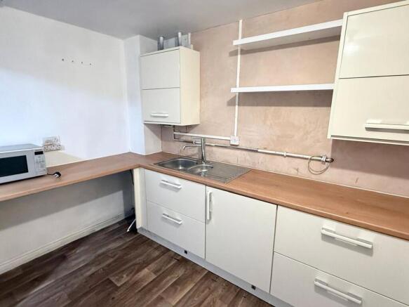 4 bed Detached to rent Image 12