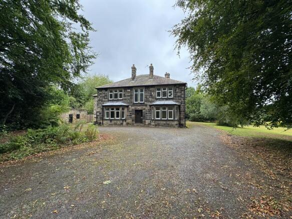 6 bed Detached for sale Image 4